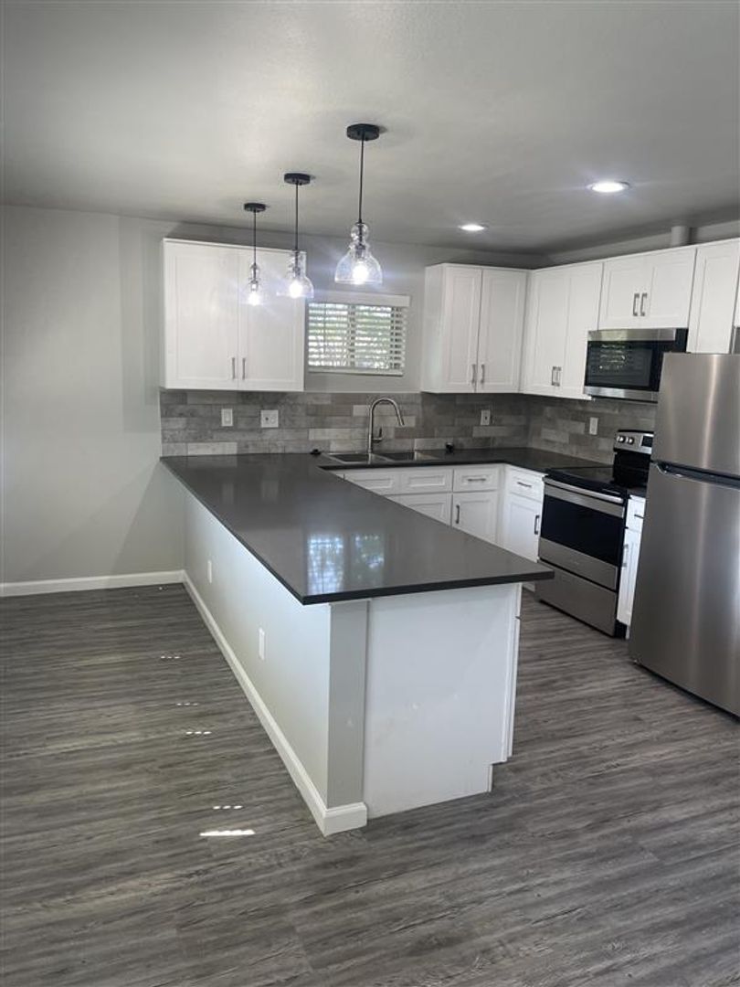 Dallas Apartment: 4912 Gaston