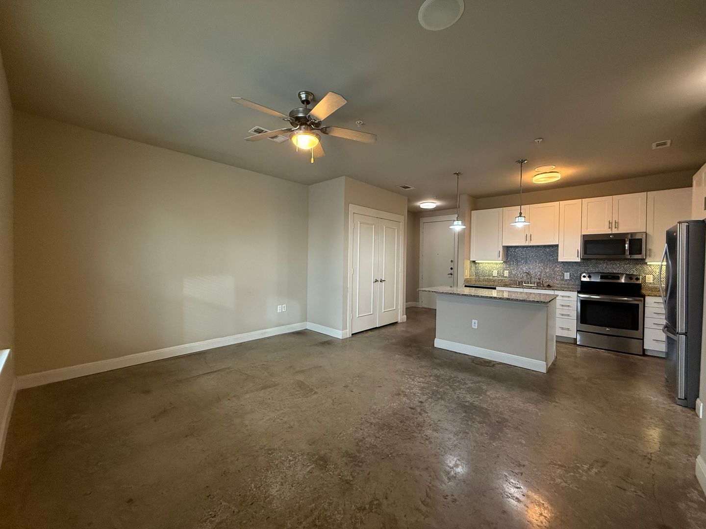 Dallas Apartment: 801 & 908 N Bishop Ave