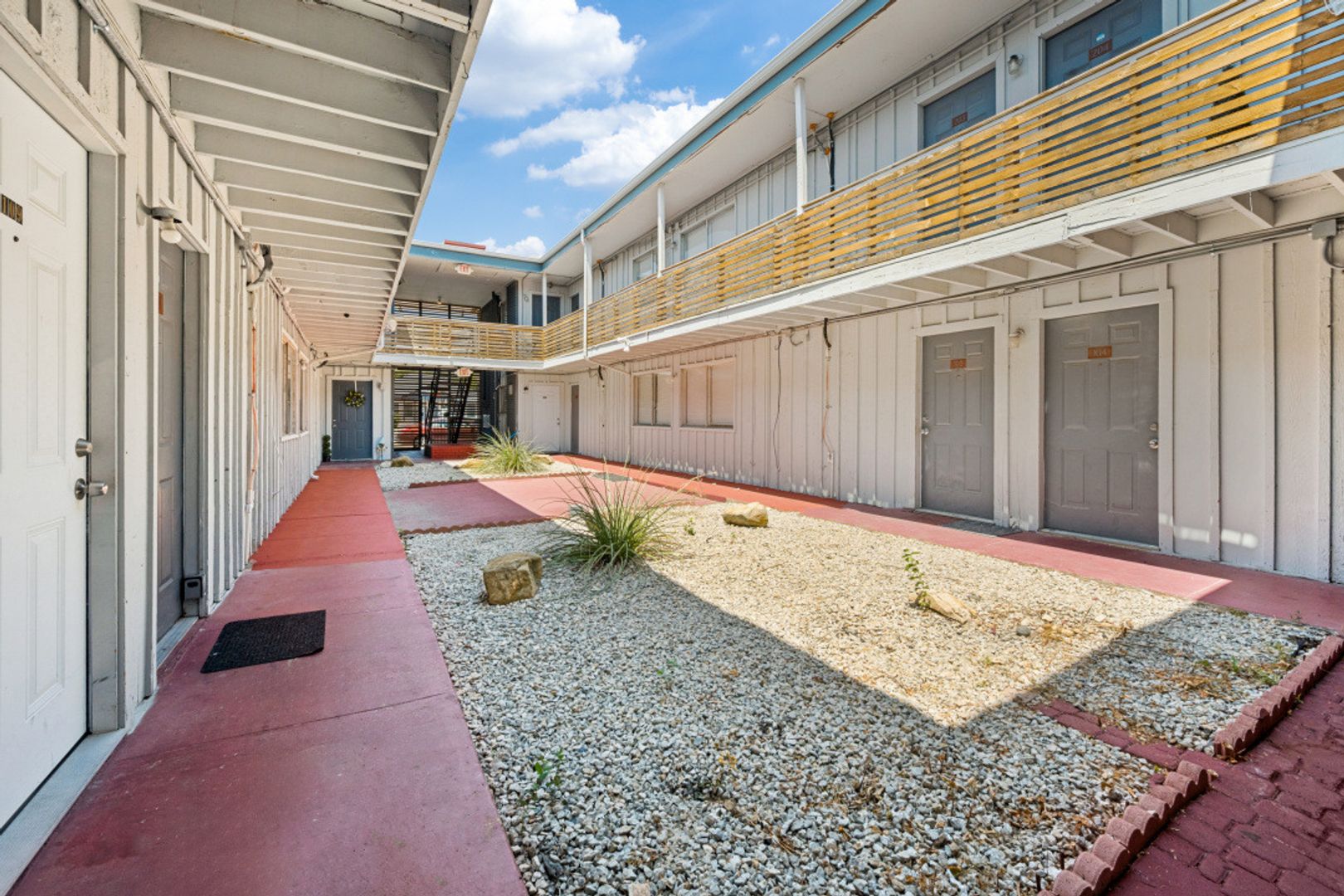 Fort Worth Apartment: 2701 Hemphill St