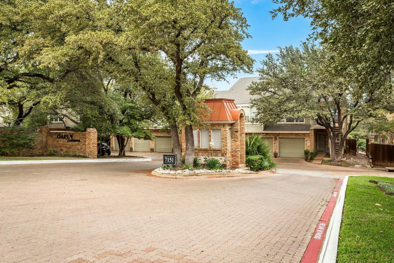 Dallas Condo: 7151 Gaston