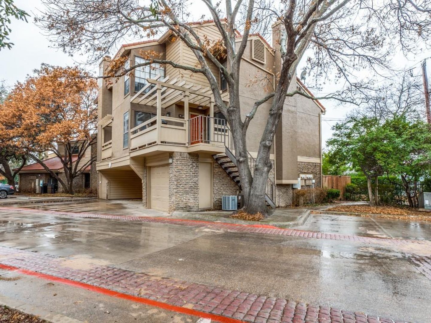 Dallas Townhome: 5200 Martel