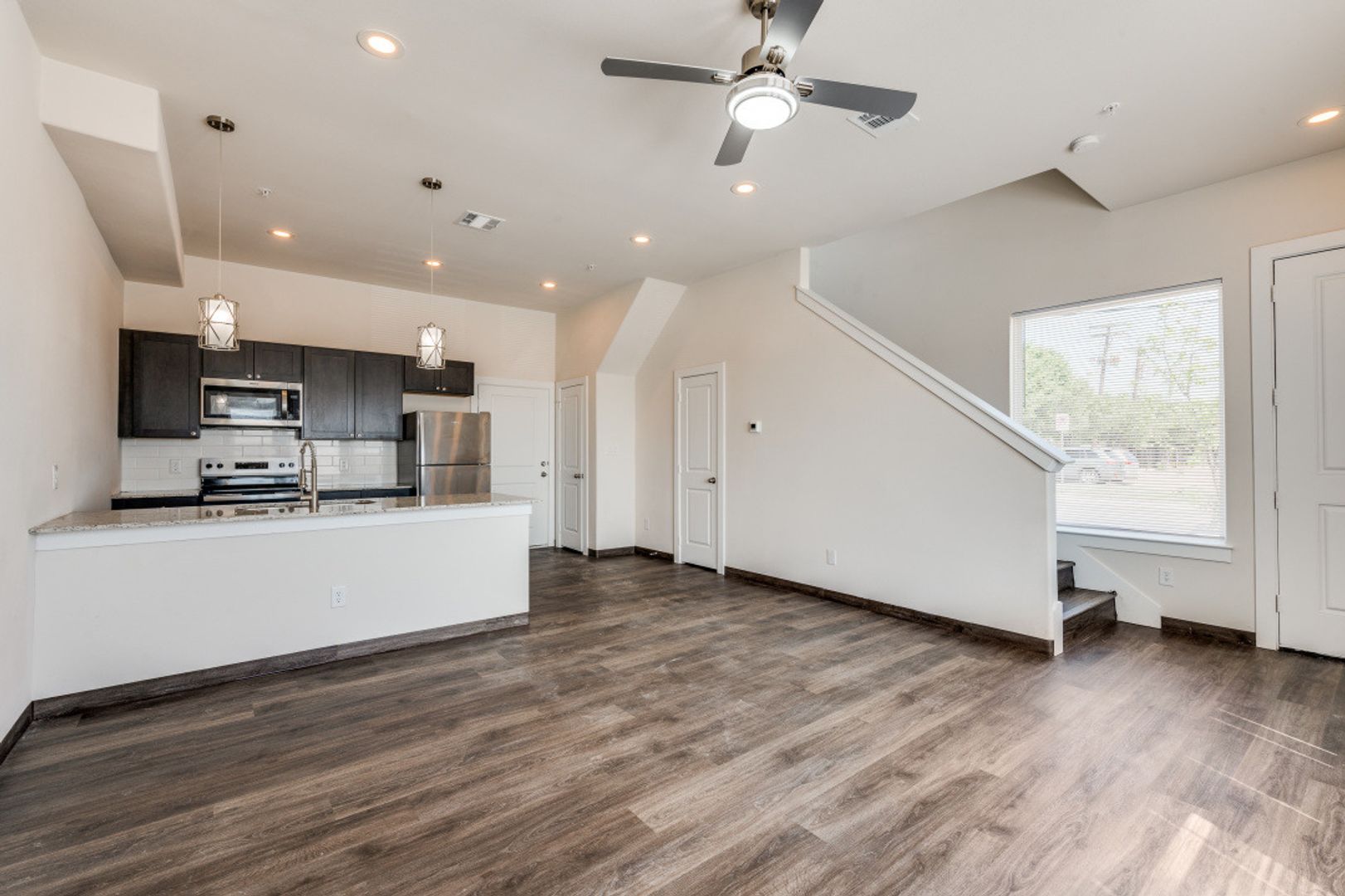 Arlington Townhome: 710 Benge Dr