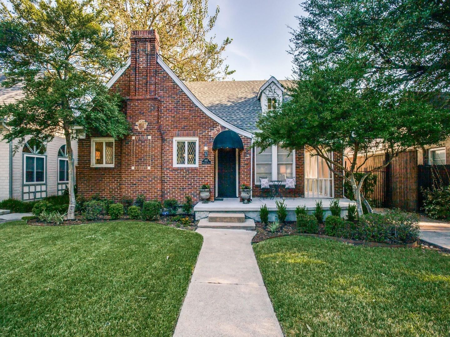 Dallas House: 5807 Monticello
