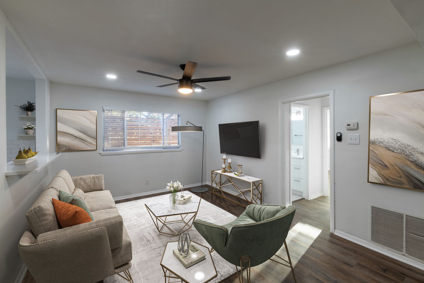 Dallas Apartment: 5921 Gaston Avenue