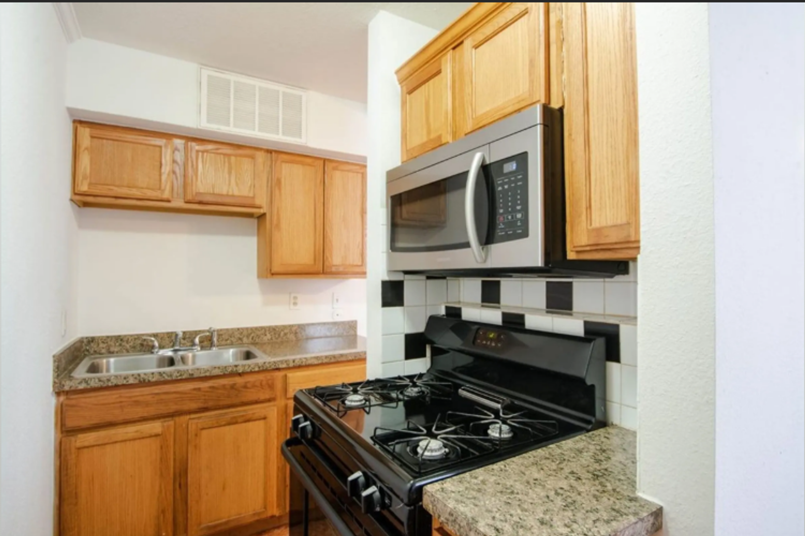Arlington Apartment: 1505 W Lovers Ln