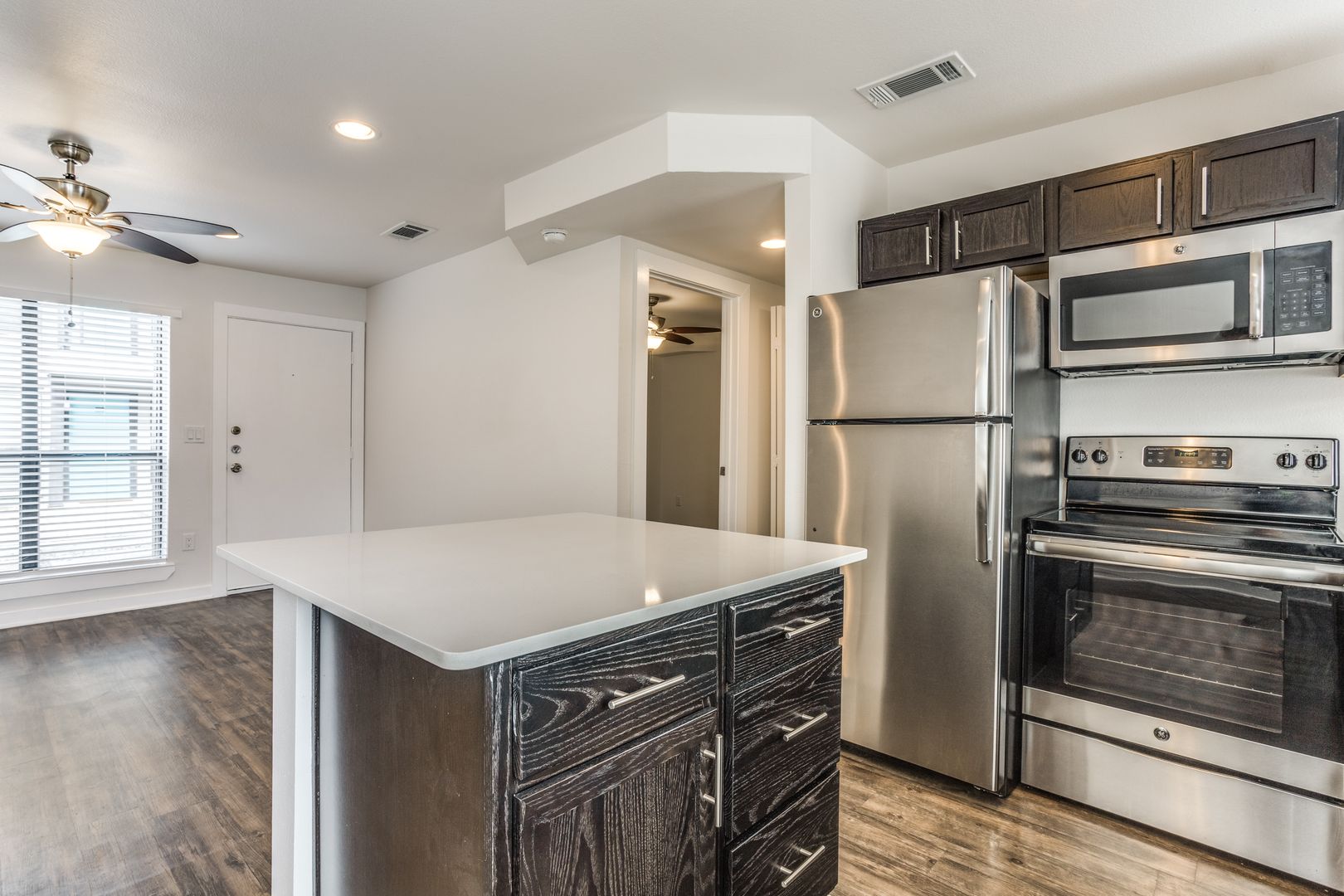 Dallas Apartment: 2106 Bennett Avenue