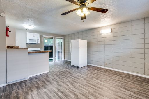 Spacious Two Bedroom Apartment at Villa Capri! – photo 1