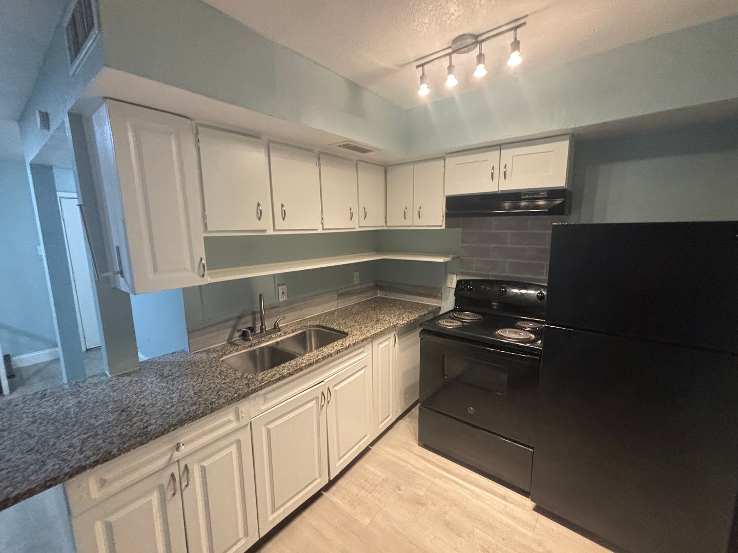 Irving Apartment: 301-319 Rolston Road