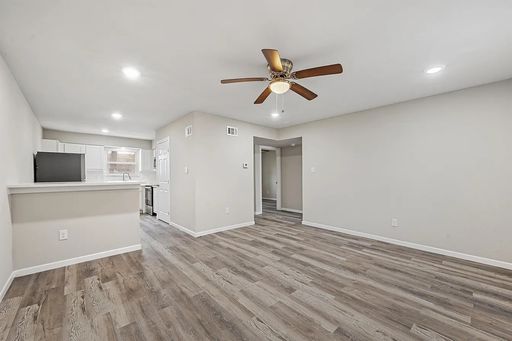Spacious and Newly Renovated 2 Bedroom at Heritage Grove Apartments in Van Alstyne, Tx!
