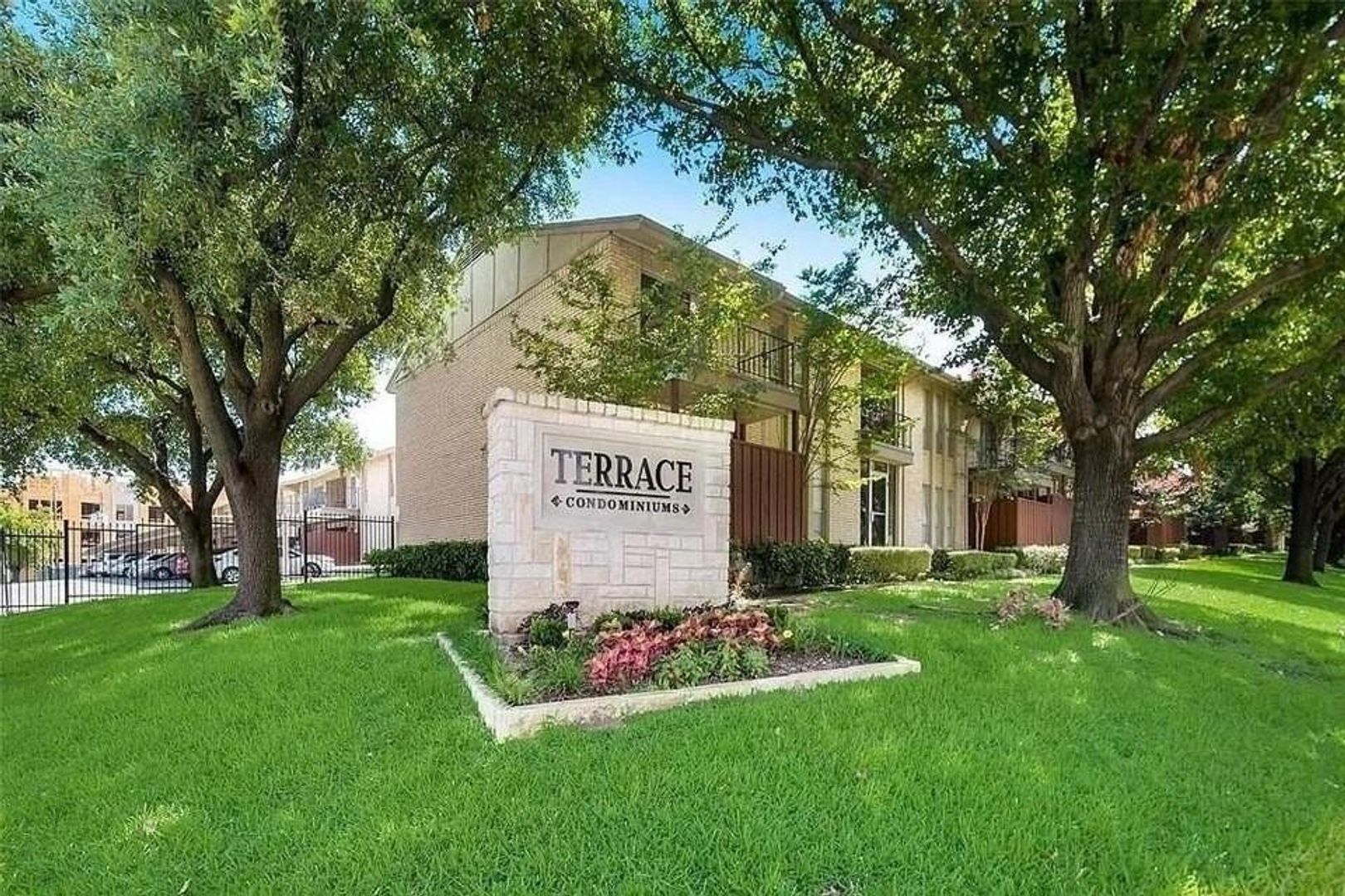 Dallas Condo: 4652 Matilda Street