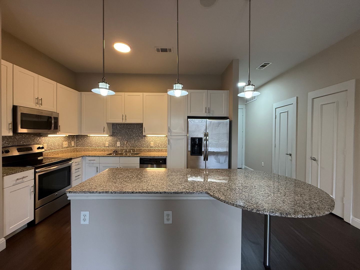 Dallas Apartment: 801 & 908 N Bishop Ave