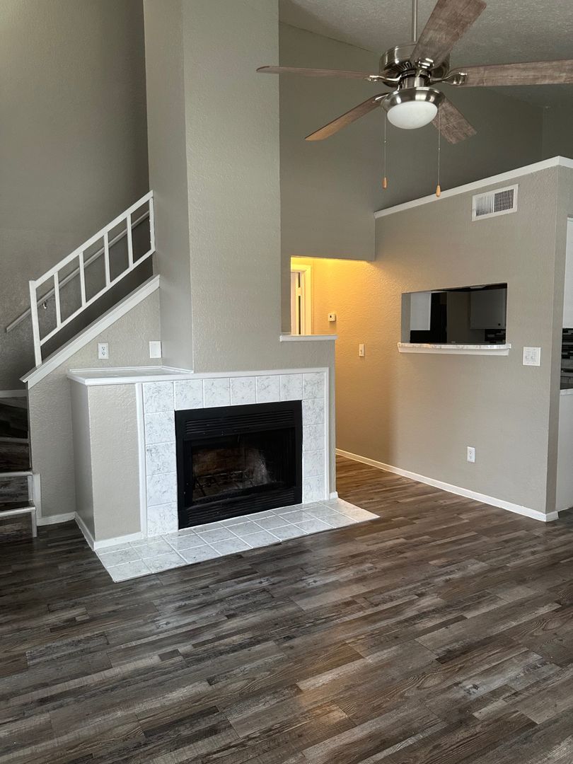 Arlington Townhome: 1205 Park Vista Drive #2501