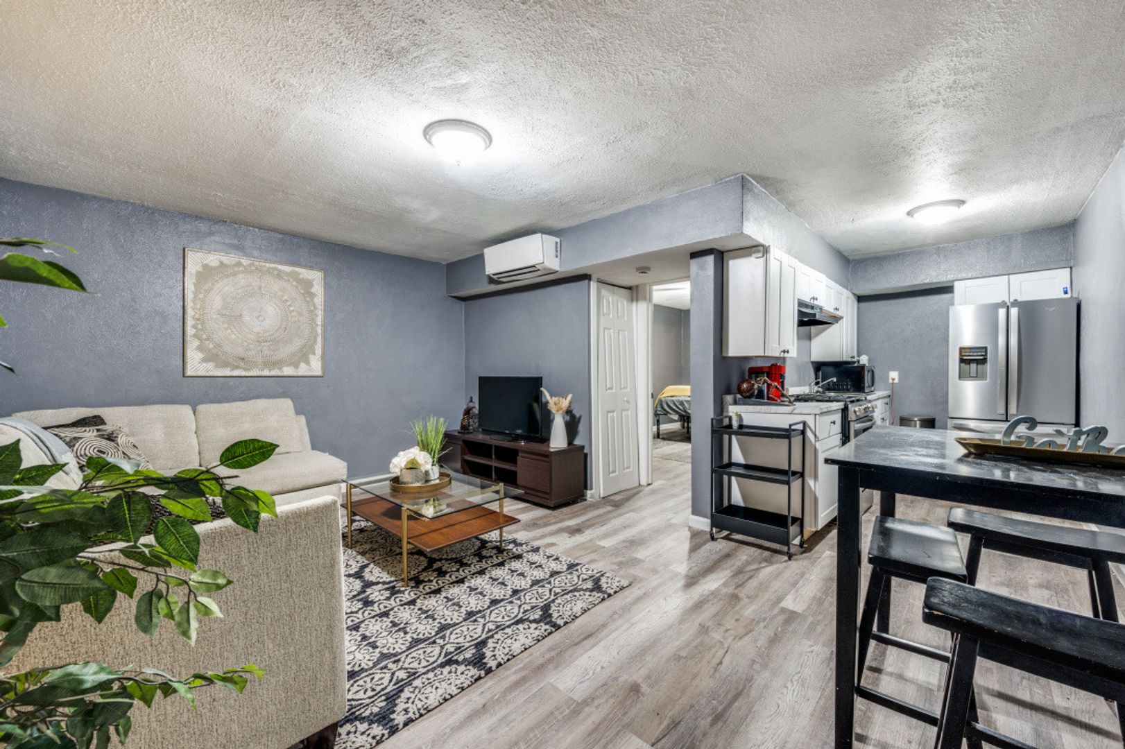 Dallas Apartment: 4407 San Jacinto