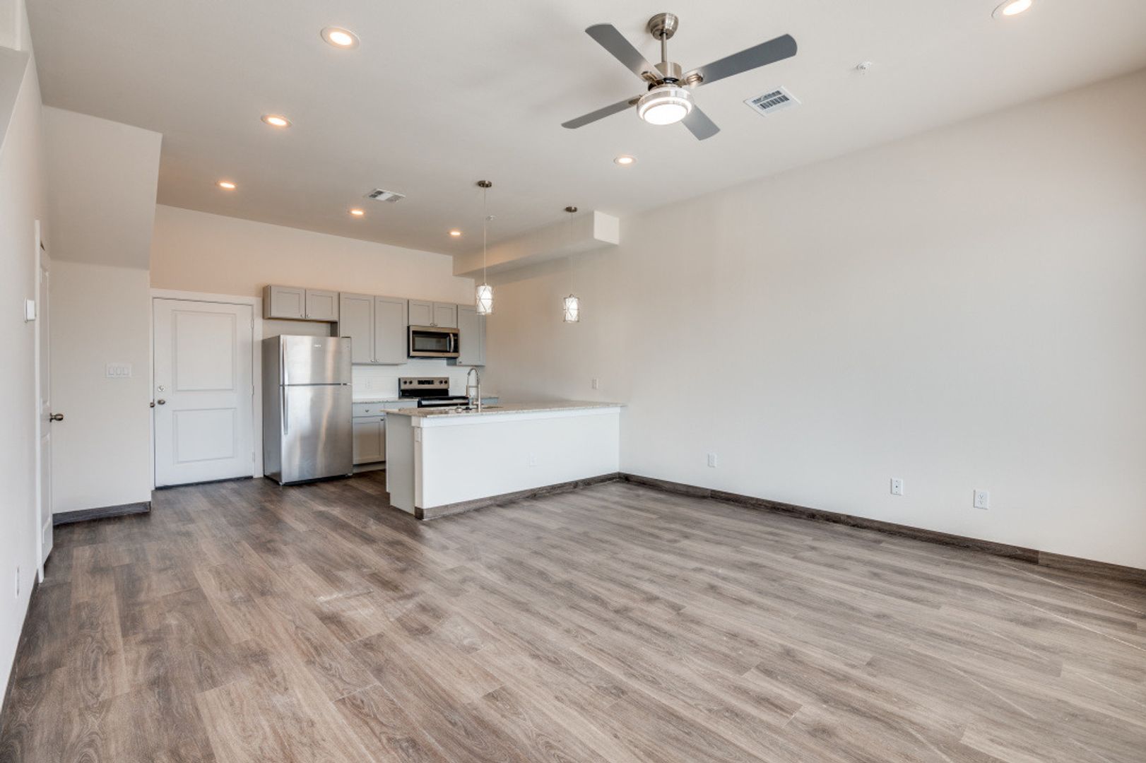 Arlington Townhome: 710 Benge Dr