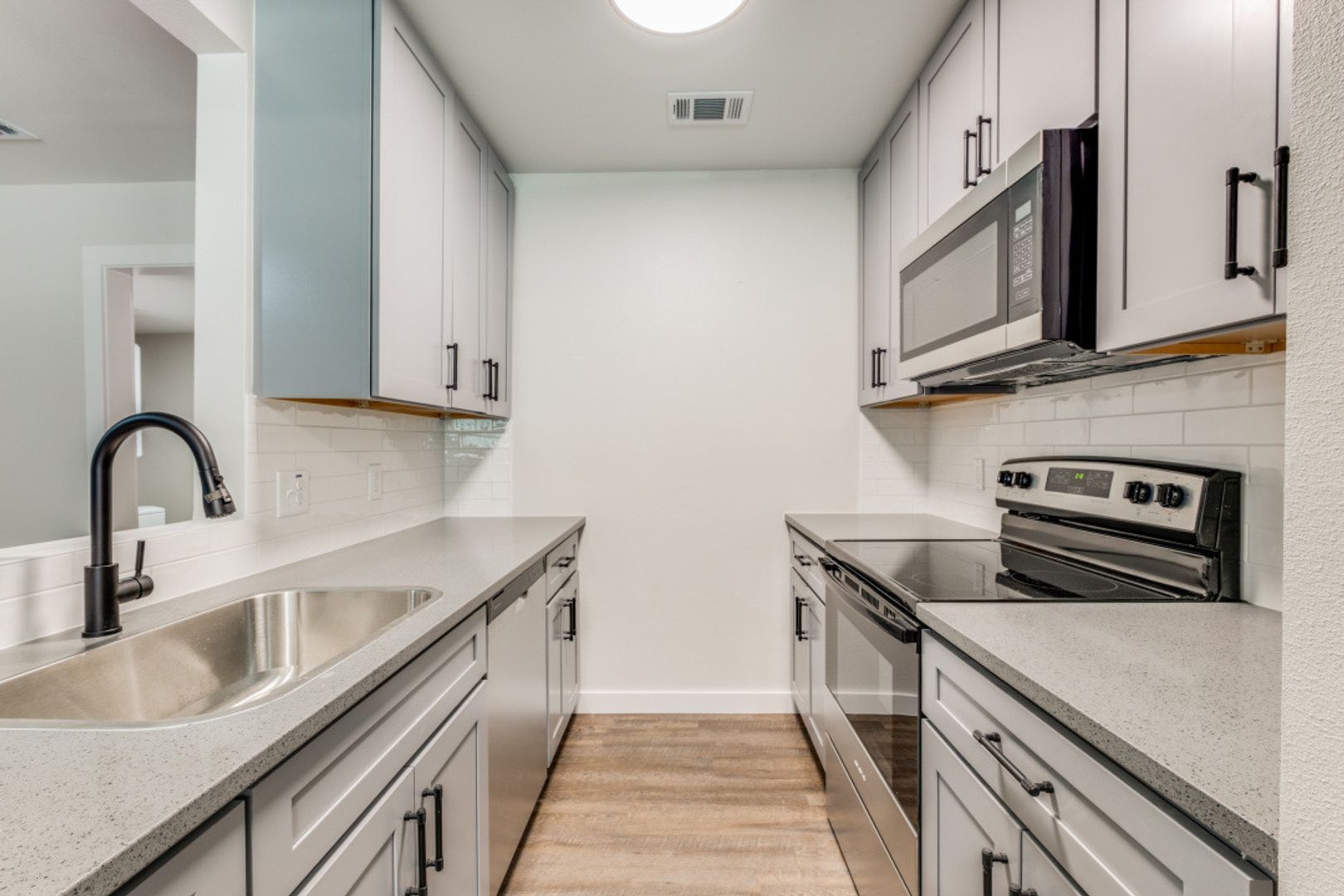 Dallas Apartment: 5917 Gaston Ave