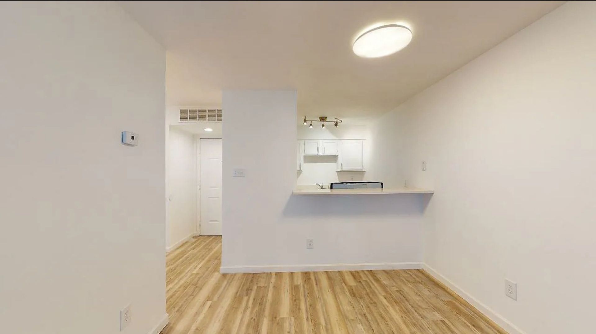 Dallas Apartment: 4717 Columbia Ave