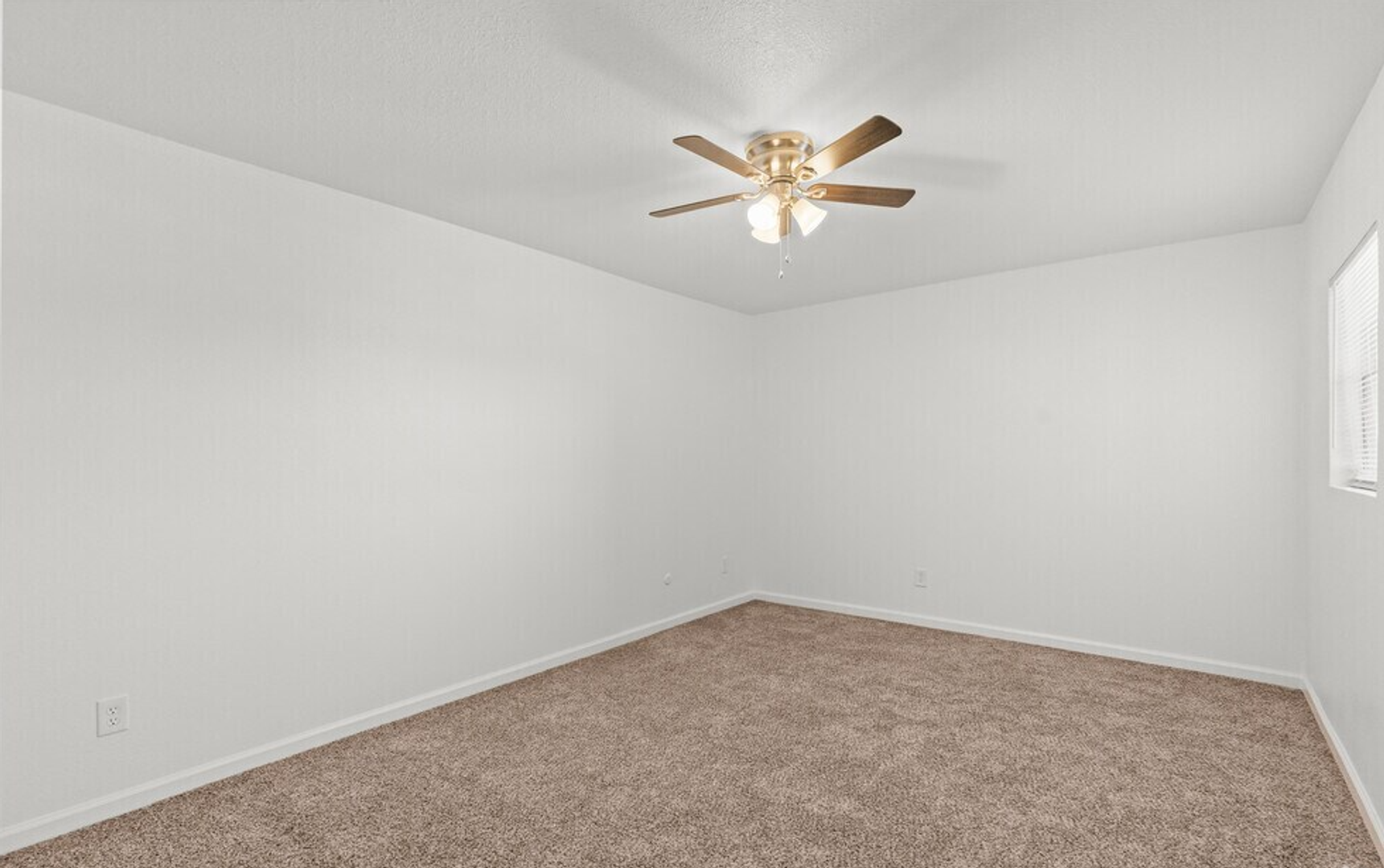 Duncanville Apartment: 400 N Merrill Ave