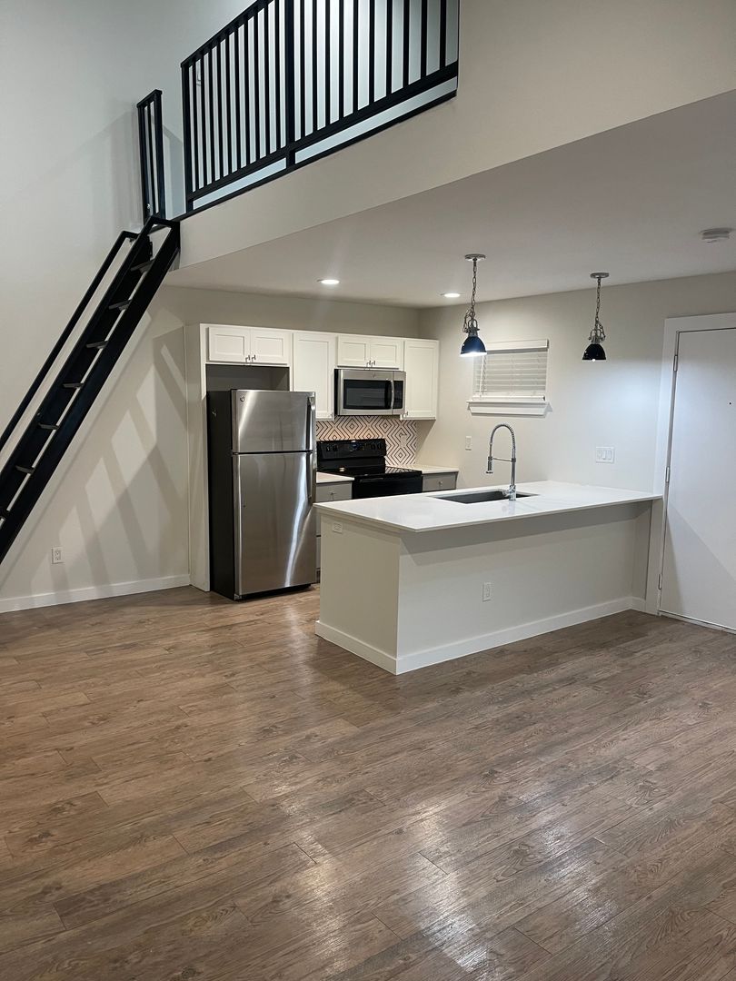 Dallas Apartment: 5018 San Jacinto St