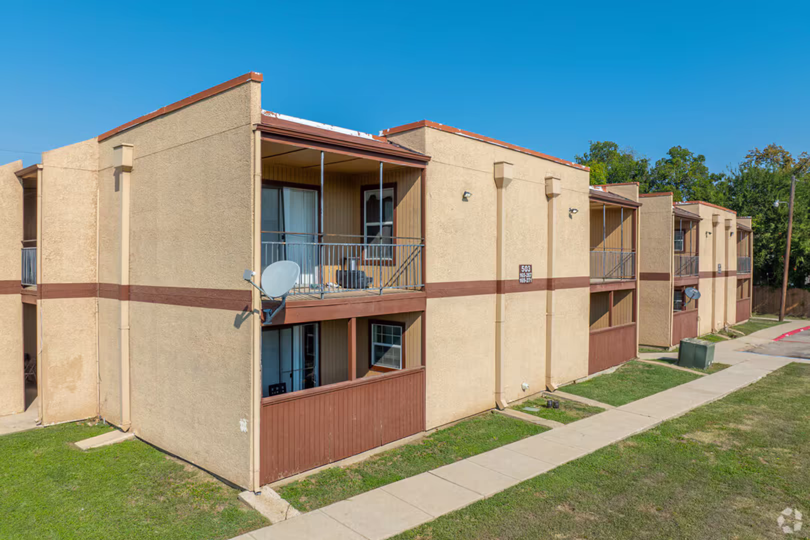 Duncanville Apartment: 400 N Merrill Ave
