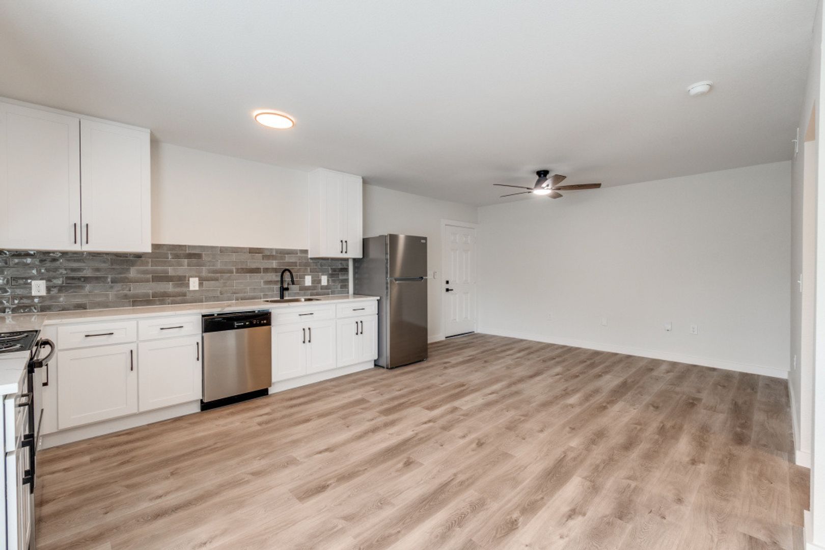 Dallas Apartment: 5917 Gaston Ave