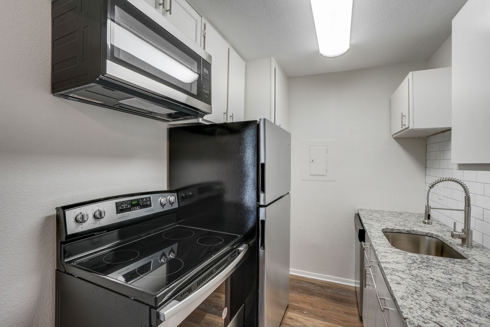 Arlington Apartment: 1105-1107 UTA Blvd