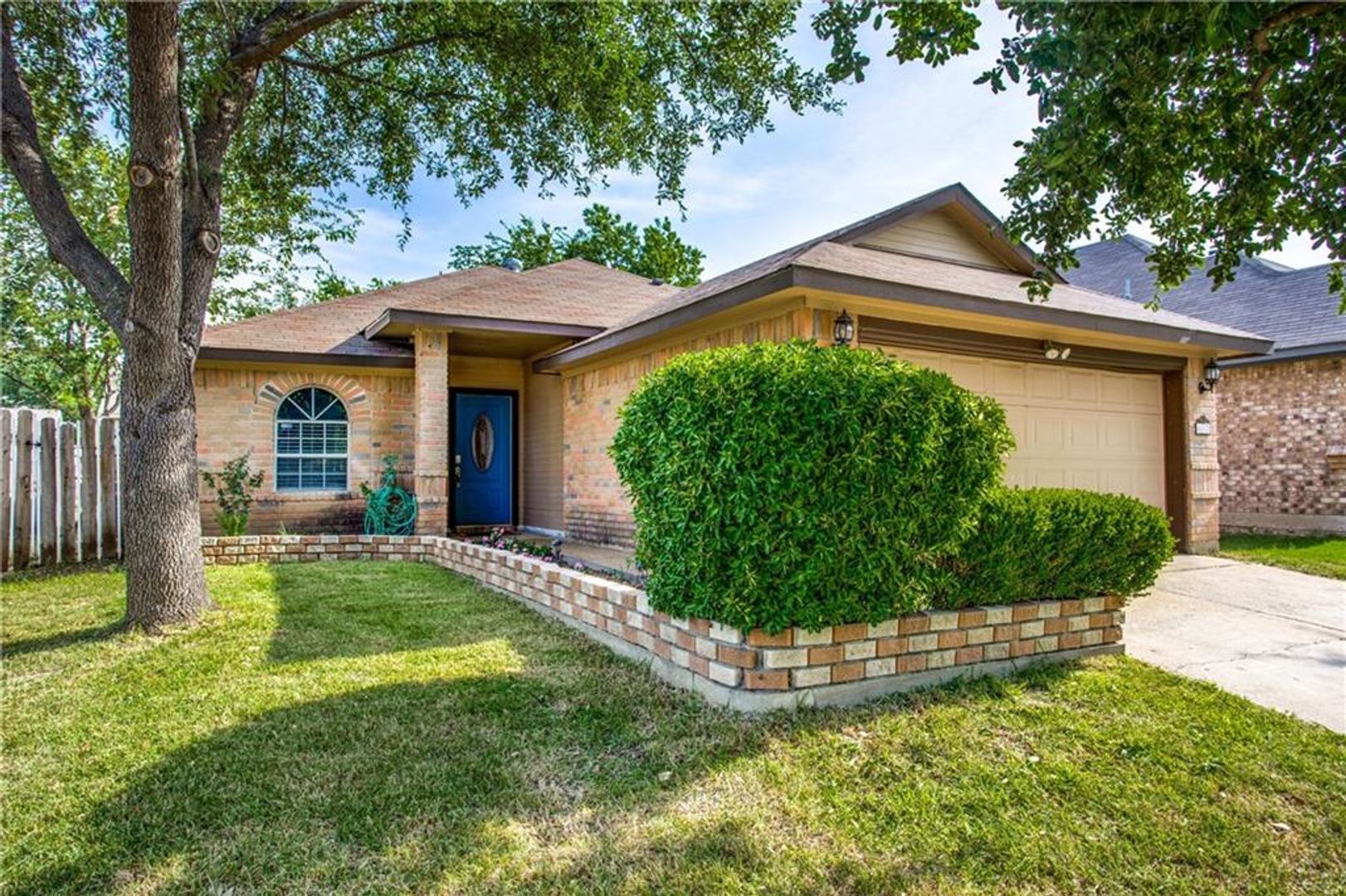 Fort Worth House: 6817 Haltom Road