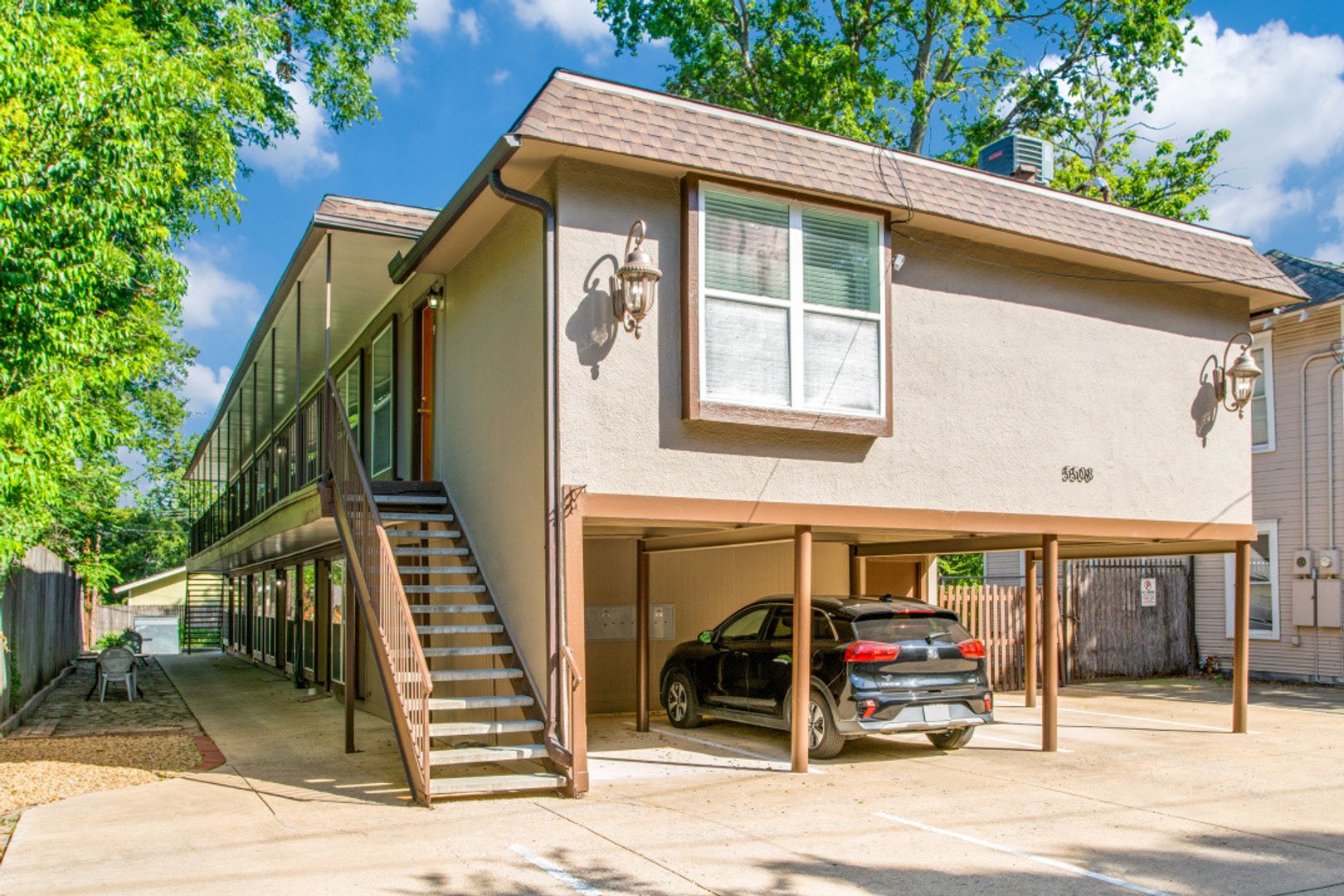 Dallas Apartment: 5508 Tremont Street