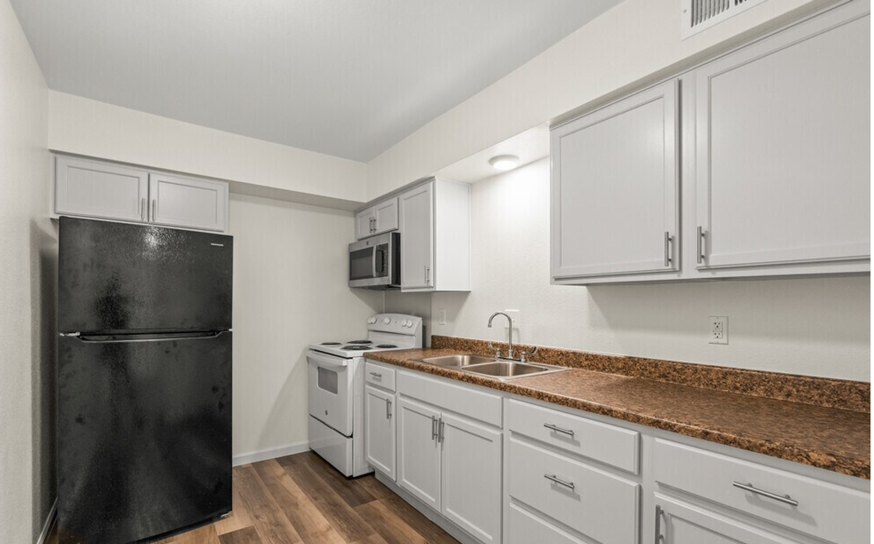 Duncanville Apartment: 400 N Merrill Ave