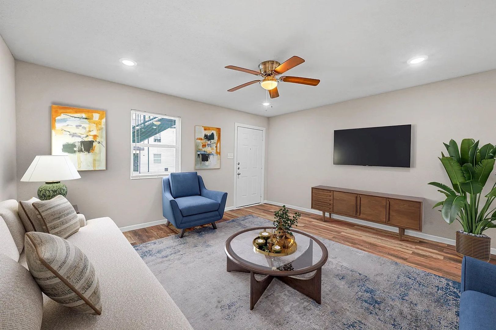 Van Alstyne Apartment: 653 N Henry Hynds Expy