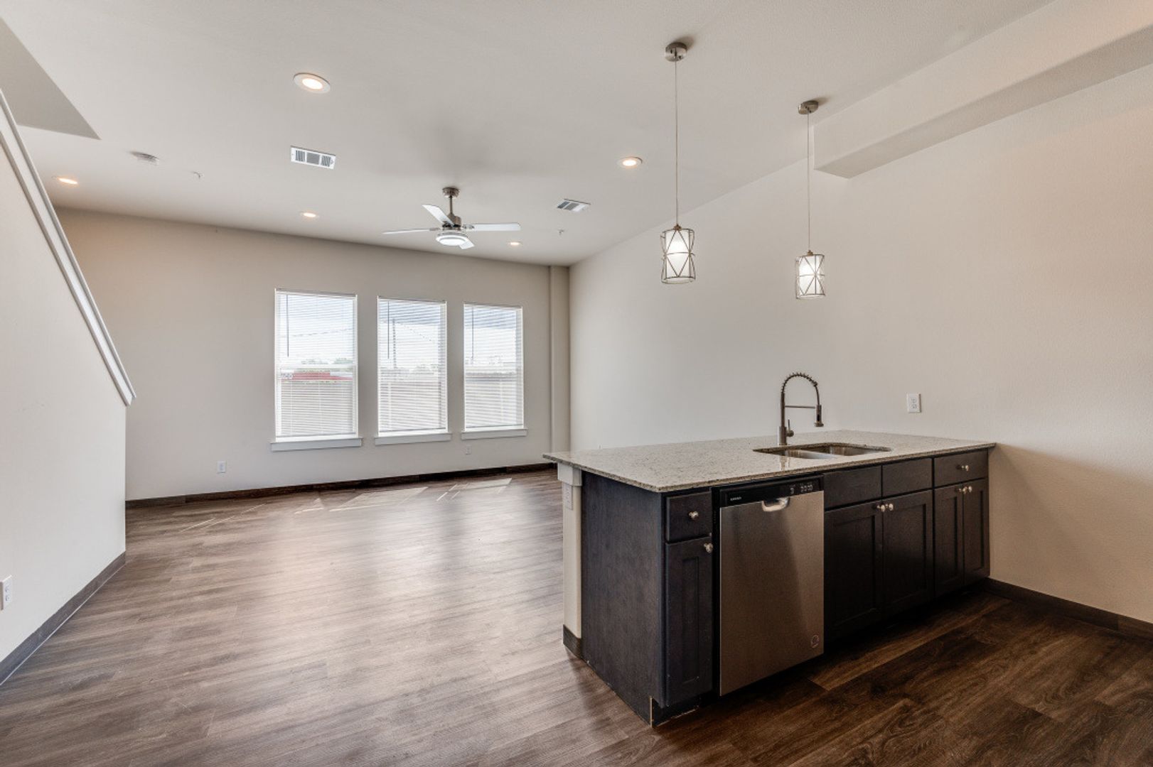 Arlington Townhome: 710 Benge Dr
