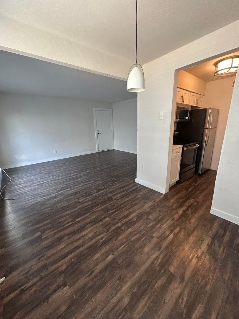 Dallas Apartment: 3627 Almazan dr