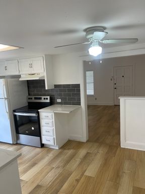 Spacious and Charming 2 Bedroom in Winnetka Heights near Bishop Arts – photo 1