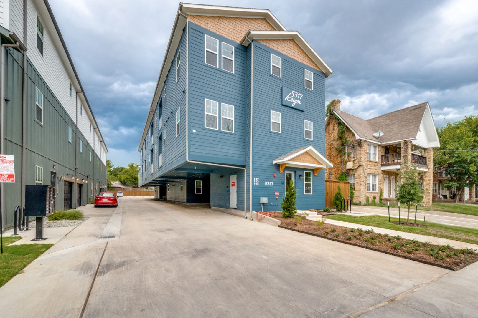 Dallas Apartment: 5317 Reiger