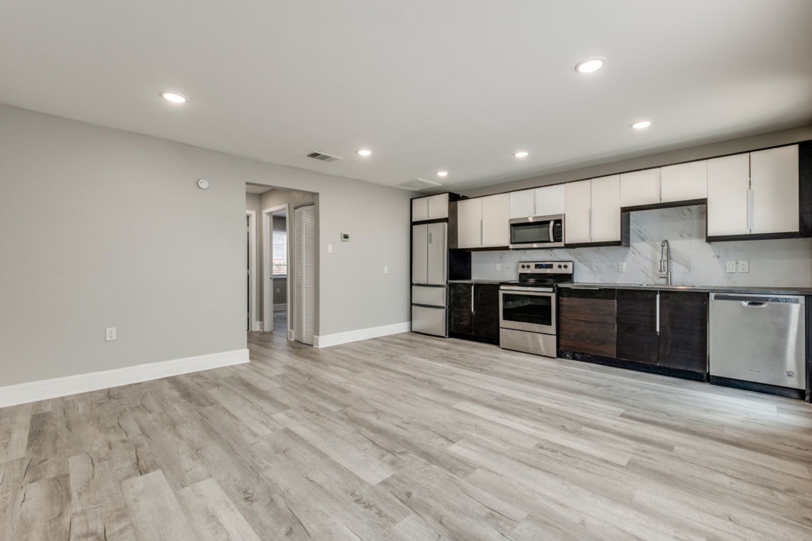 Dallas Apartment: 4915-4921 Bryan Street
