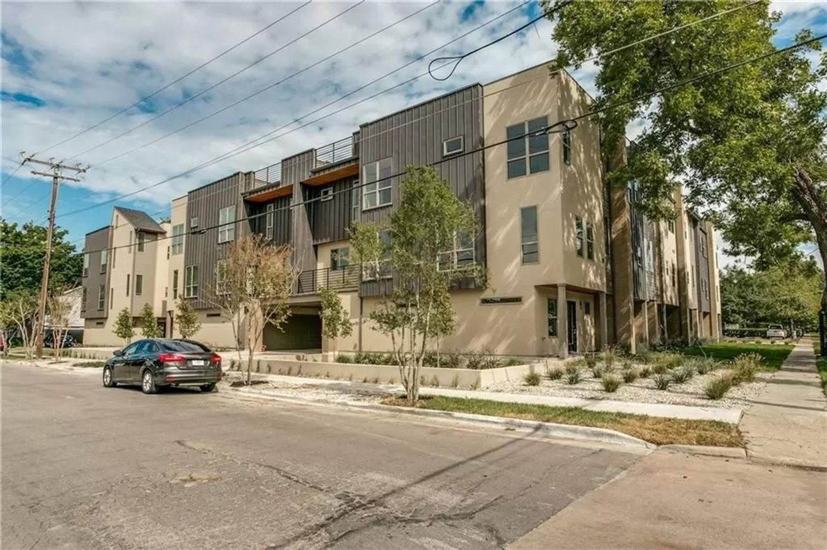 Dallas Townhome: 4303 Cole Avenue