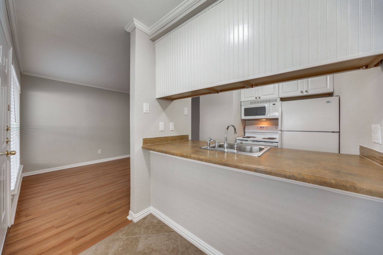 Dallas Apartment: 5508 Tremont Street