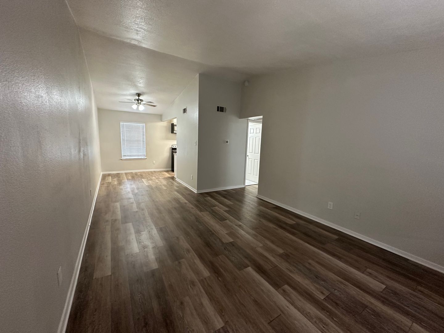 Arlington Apartment: 1105-1107 UTA Blvd