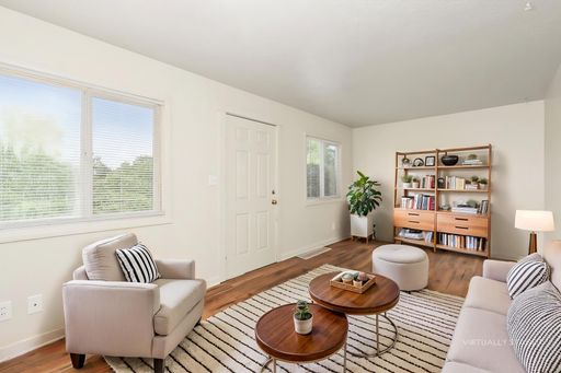 Freshly Updated 1 BR in North Portland | New LVP Flooring & Fresh Paint – photo 1