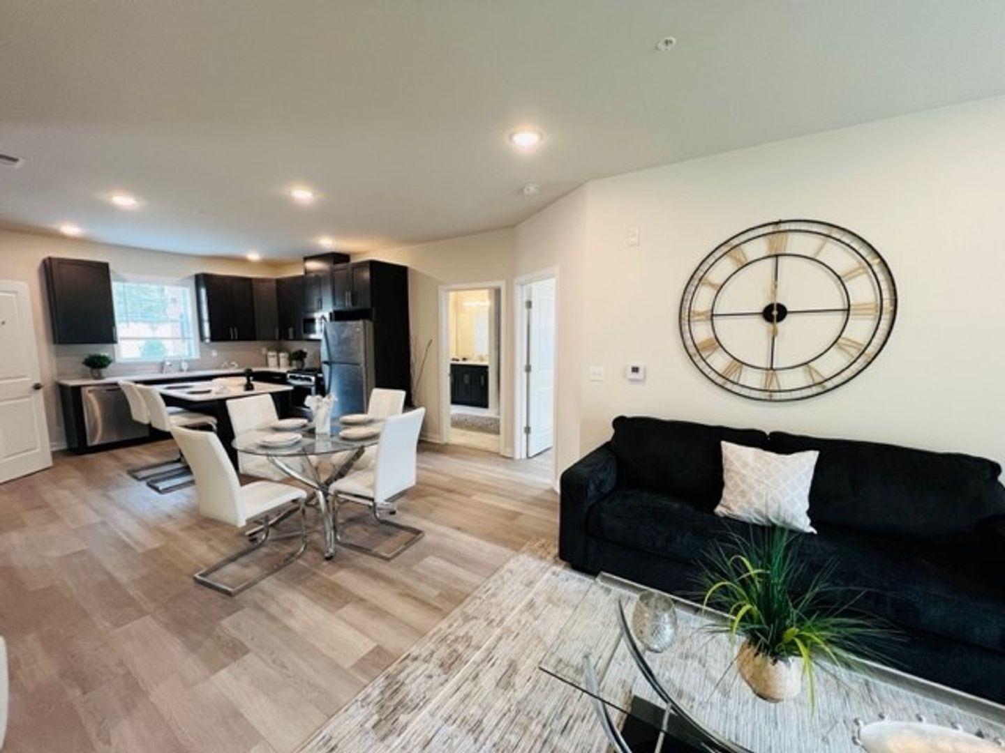 Edison Apartment: 463 Old Post Road