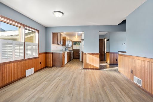 3 Bedroom Menasha House – photo 1