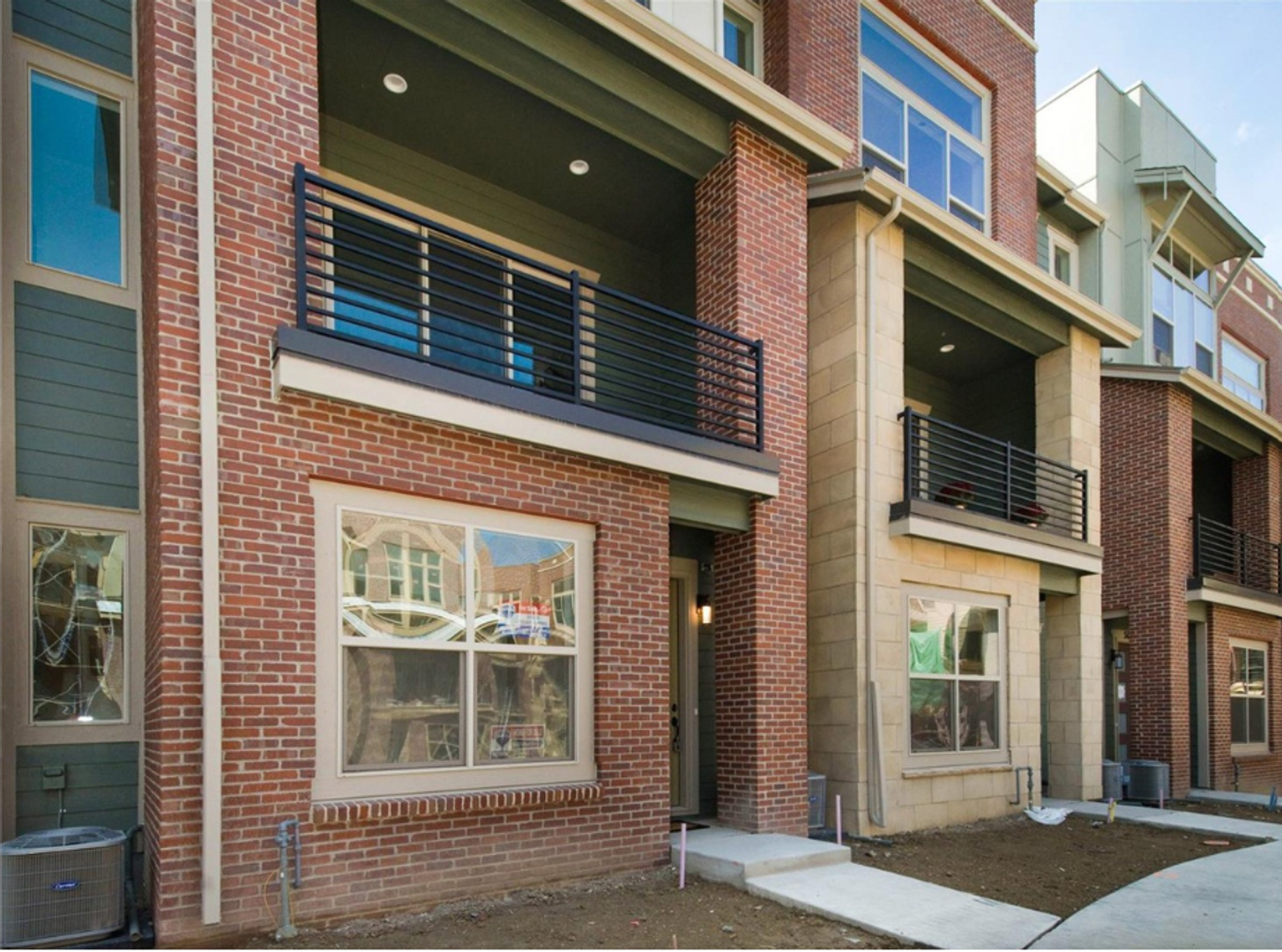 Superior Townhome: 523 Primrose Lane