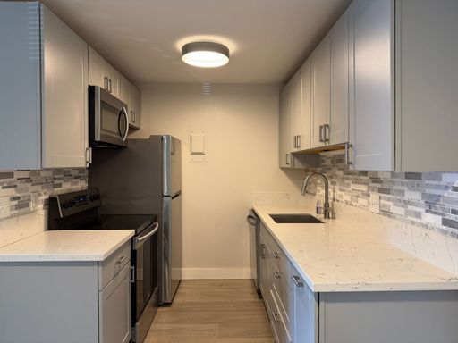 Updated Top Floor 2BD/1BA Condo in Boulder - Available NOW! – photo 1