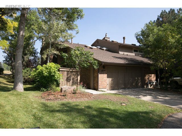 Boulder House: 3792 Lakebriar Drive