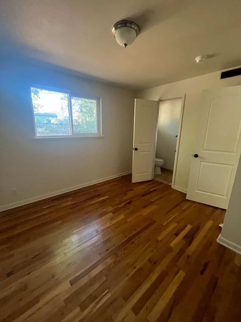 945 Grape Avenue - PLACEMENT 9 of 12