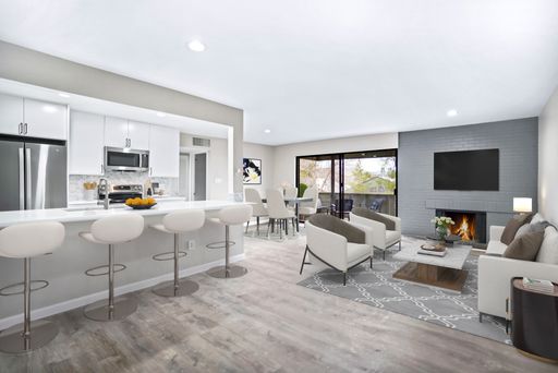 Stunning Fully Remodeled 2BD/2BA - Top Floor Unit in the Heart of Boulder – photo 1