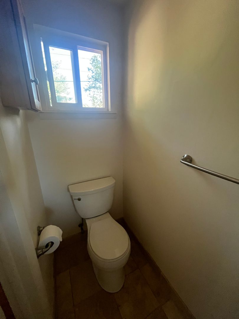 945 Grape Avenue - PLACEMENT 11 of 12