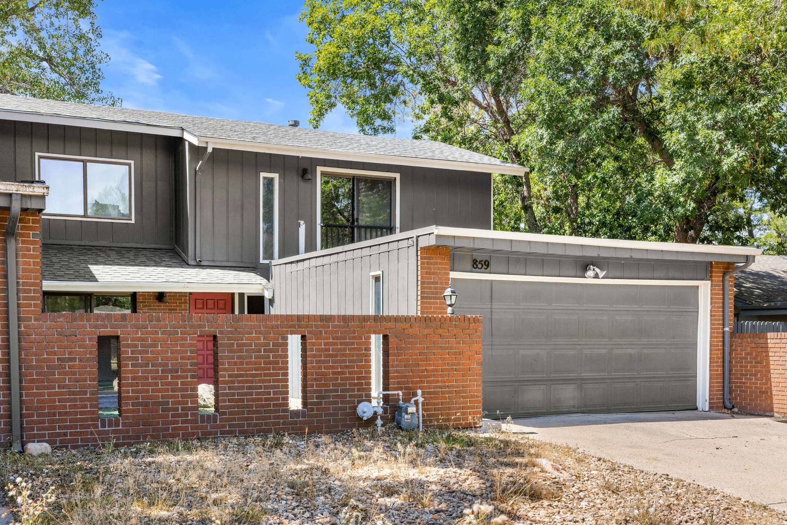 Boulder House: 859 Roxwood Lane