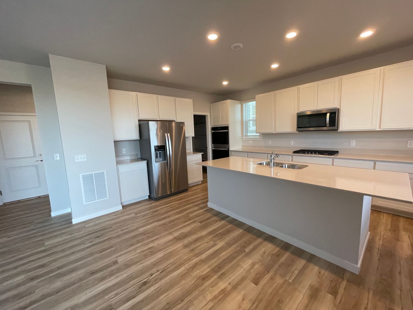 Erie House: 1361 Brookfield Place