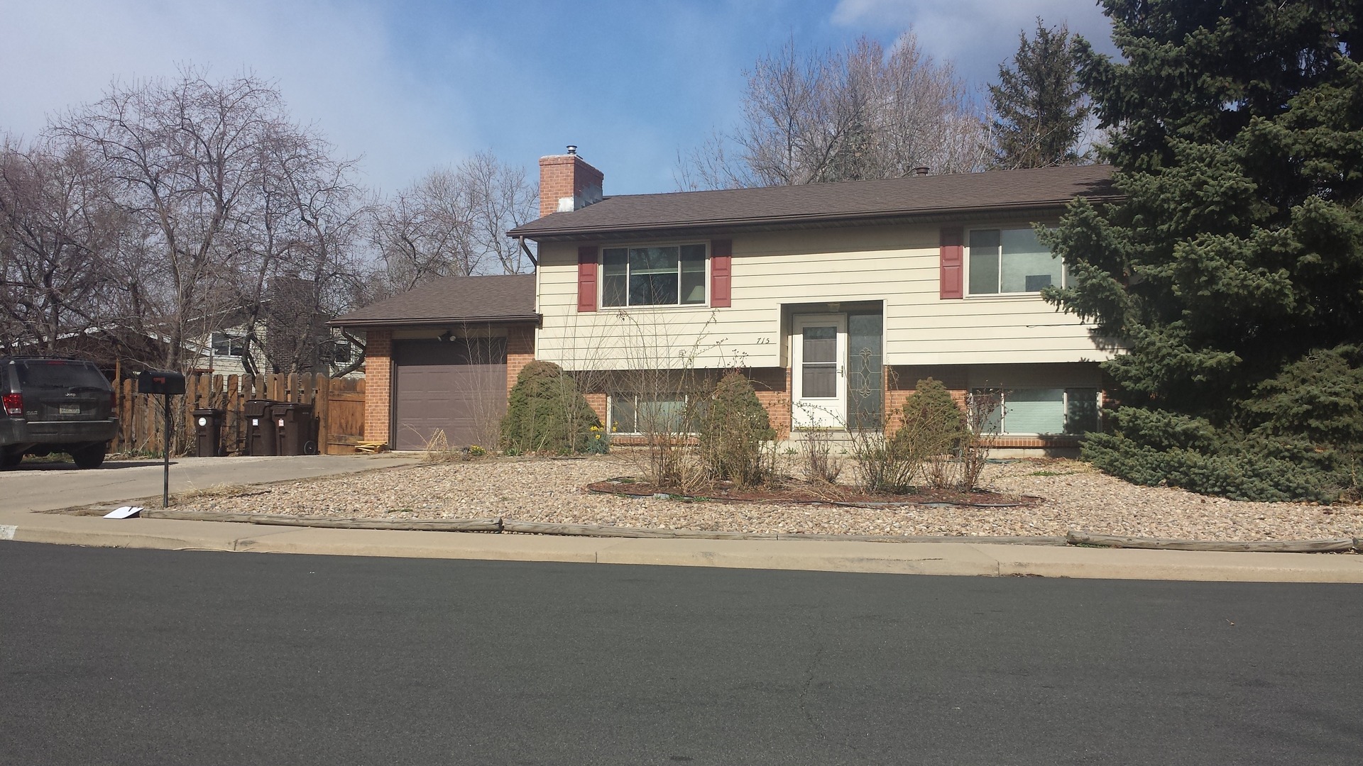Boulder House: 715 Morgan Drive