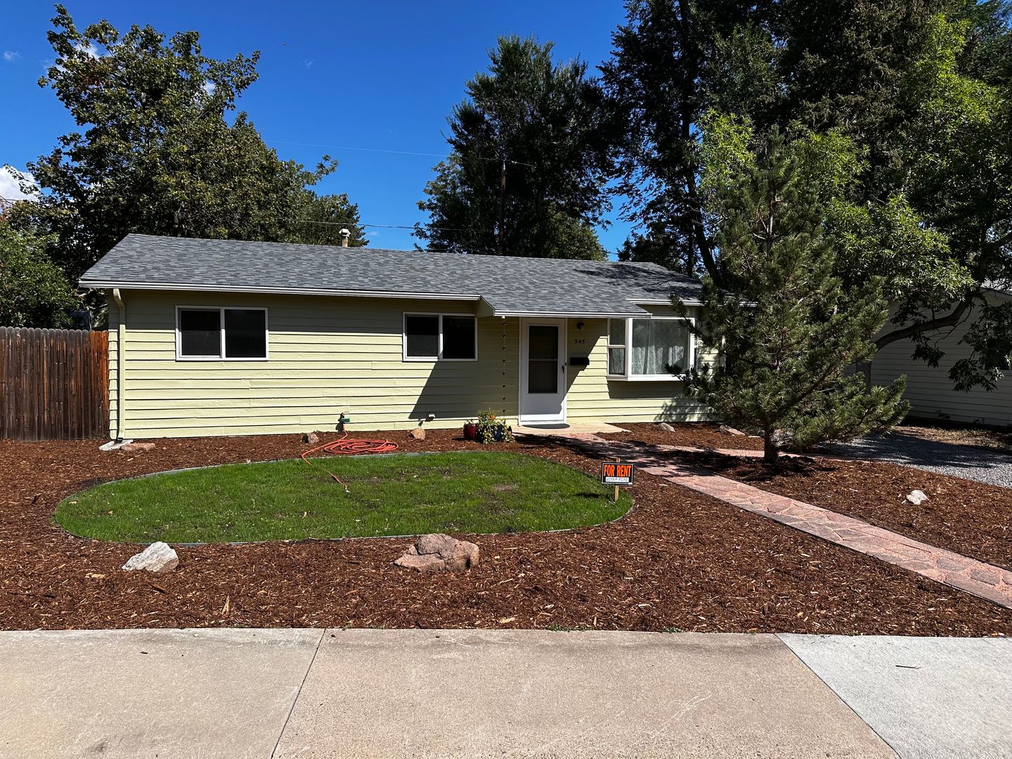 945 Grape Avenue - PLACEMENT 1 of 15